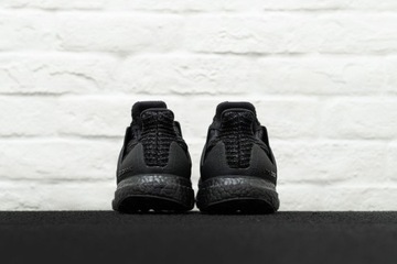 ADIDAS ULTRABOOST ТРОЙНОЙ ЧЕРНЫЙ