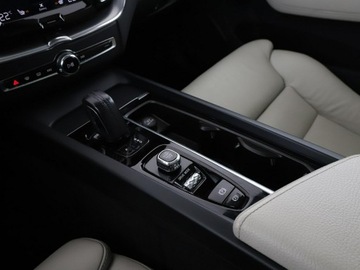 Volvo XC60 II Crossover T8 Twin Engine 390KM 2019 Volvo XC 60 FV23% PHEV Inscription AWD T8 skóra, zdjęcie 30