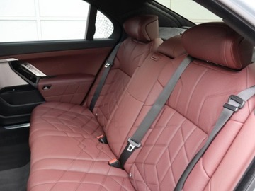 BMW Seria 7 G70 Sedan 3.0 40d 299KM 2025 BMW Seria 7 740d xDrive Sport Sedan 3.0 (299KM) 2025, zdjęcie 17