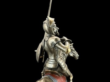 Статуэтка Скульптура Статуэтка ДОН КИКСТ НА ЛОШАДЕ ВЕРОНЕСЕ (WU76512A4)