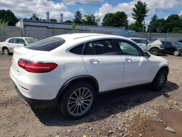 Mercedes GLC C253 2019 Mercedes-Benz GLC 2019 Mercedes-Benz GLC GLC 300 4MATIC Coupe 2.0 Benzyna, zdjęcie 4