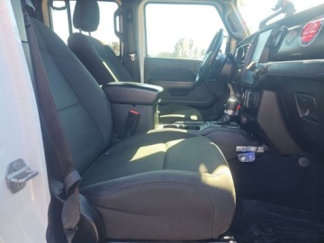 Jeep Gladiator 2020 Jeep Gladiator Sport S Short Bed 2020 3.6 Benzyna 285KM, zdjęcie 8