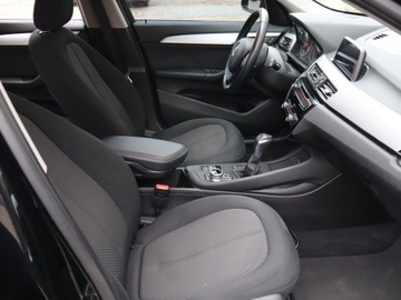 BMW X1 F48 Crossover xDrive20i 192KM 2017 BMW X1 xDrive20i, 4X4, Automat, Navi, Klima, zdjęcie 8
