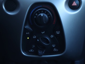 Toyota Aygo II Hatchback 5d 1.0 VVT-i 69KM 2017 Toyota Aygo 1.0 VVT-i, Salon Polska, Klima, zdjęcie 13