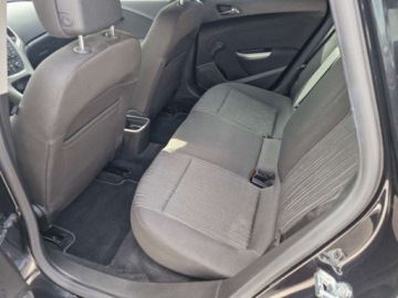 Opel Astra J Hatchback 5d 1.6 Twinport ECOTEC 115KM 2011 Opel Astra Sliczna 1.6 b Doinwestowana Bezwypadkowa Zarejestrowana Gwaranc, zdjęcie 15