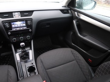 Skoda Octavia III Kombi Facelifting 1.6 TDI 115KM 2017 Skoda Octavia 1.6 TDI, Salon Polska, Klima, zdjęcie 7
