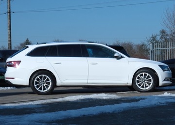 Skoda Superb III Kombi 2.0 TDI 150KM 2018 Skoda Superb 2,0 TDi DSG7 Ambition Plus Krajowy ACC Keyles El.Klapa Carplay, zdjęcie 35