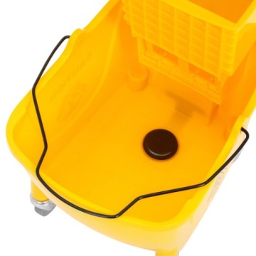 ТЕЛЕЖКА ДЛЯ ЧИСТКИ - ОТЖИМКА - 32 Л