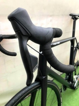 Дорожный велосипед Votec VRX CARBON SRAM RIVAL AXS 2X12S FRAME L 57CM