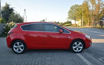 Opel Astra J Hatchback 5d 1.6 Turbo ECOTEC 180KM 2010 Opel Astra 1.6TB Automat Klima Sprowadzony Oplacony 1.6 Benzyna 180KM, zdjęcie 6