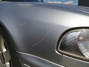 AUDI A8 D2 BLATNÍK PRAVÝ PŘEDNÍ LY7M