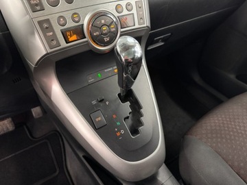 Toyota Verso Minivan 1.8 Valvematic 147KM 2010 Toyota Verso duze rodzinne 7osobowe przestronne auto w benzynie i automac, zdjęcie 30