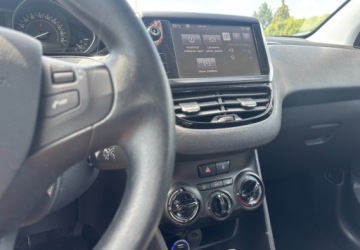 Peugeot 208 I Hatchback 5d Facelifting 1.2 PureTech 82KM 2016 Peugeot 208 2016r 1.2 Benzyna 82KM, zdjęcie 4