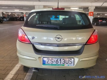 Opel Astra H Hatchback 5d 2.0 turbo ECOTEC 200KM 2004 Opel Astra 2.0Turbo Cosmo Bezwypadkowa 2.0 Benzyna 200KM, zdjęcie 17