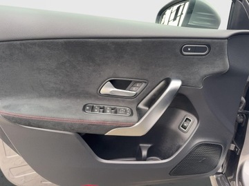 Mercedes Klasa A W177/V177 Sedan Facelifting 1.3 200 163KM 2023 Mercedes-Benz A 200 200 FL Sedan Pakiet AMG - Salo, zdjęcie 15