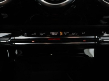 Mercedes Klasa A W177/V177 Hatchback 2.0 250 224KM 2018 Mercedes A 250 225KM Automat Navi Czujniki, zdjęcie 26