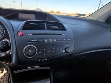 Honda Civic VIII Hatchback 5d 1.4 i 83KM 2007 HONDA CIVIC UFO 1.4 B+LPG Sekwencja – 83KM - KAMERA – SUPER STAN - OKAZJA!, zdjęcie 21