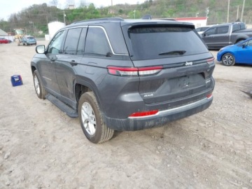 Jeep Grand Cherokee V 2024 Jeep Grand Cherokee 2024 JEEP GRAND CHEROKEE LAREDO X 4X4 3.6 Benzyna 293KM, zdjęcie 3