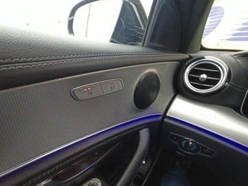 Mercedes Klasa E W213 Limuzyna 2.0 220d 194KM 2018 Mercedes E 220 salon, I wł, bezwyp. AMG Line, zdjęcie 14