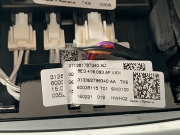 РУЛЕВОЕ КОЛЕСО SKODA OCTAVIA IV С ПОДОГРЕВОМ КОЖАНЫХ ЛЕЗВИЙ