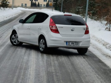 Hyundai i30 I Hatchback 1.4 109KM 2009 Hyundai i30 I 1.4 Benzyna 109KM Manual, zdjęcie 19