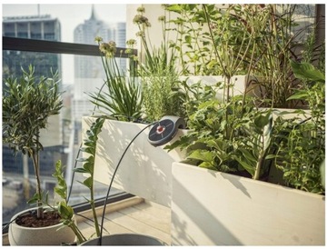 Комплект Gardena AquaBloom для полива с использованием солнечной энергии