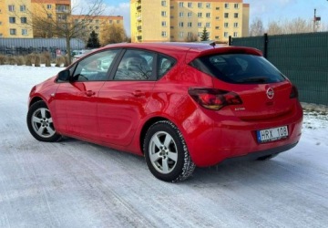 Opel Astra J Hatchback 5d 1.6 Twinport ECOTEC 115KM 2010 Opel Astra Opel Astra sport 1.6 Manual, 115 KM, 2010r 1.6 Benzyna 115KM, zdjęcie 13