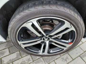 Peugeot 208 I Hatchback 5d Facelifting 1.2 PureTech 110KM 2016 Peugeot 208 GT Line Kamera Klimatronik PDC Sensor Alu 1.2 Benzyna 110KM, zdjęcie 7