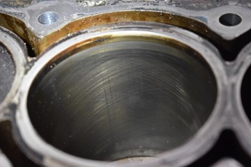 BLOK SPODEK MOTORU HŘÍDEL 135950 MITSUBISHI COLT 6 VI Z30 1.5 16V 109 KM 02-09