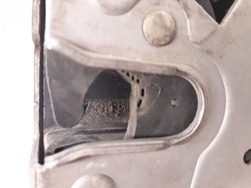 MERCEDES A TŘÍDA W168 ZÁMEK DVEŘE LEVÝ PŘEDNÍ