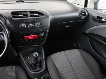 Seat Leon II 1.9 TDI 105KM 2010 Seat Leon 1.9 TDI, Salon Polska, Klima, zdjęcie 7