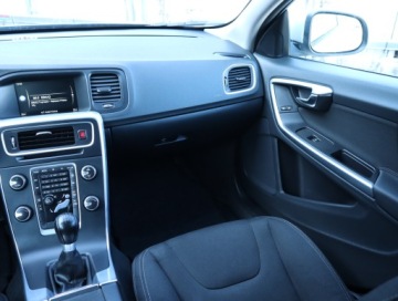 Volvo V60 I Kombi Facelifting 1.6 D2 115KM 2014 Volvo V60 D2, Navi, Klima, Klimatronic, Tempomat, zdjęcie 7