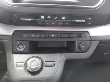 Toyota Proace II Furgon Medium 2.0 D-4D 177KM 2024 Toyota PROACE VERSO 2.0 D4-D Long VIP PROACE VERSO, zdjęcie 24