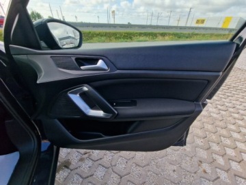 Peugeot 2016 Peugeot 308 1.2 115PS Po Liftingu Ksenon Kamera Navi Gwarancja 1.2 Benzyna, zdjęcie 28
