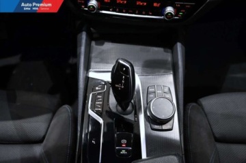 BMW Seria 5 G30-G31 Limuzyna Facelifting 2.0 520d 190KM 2021 BMW Seria 5 520d xDriveFV23Adaptacyjne Reflektory LEDService Inclusive, zdjęcie 17