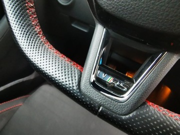 Skoda Octavia III RS Kombi Facelifting 2.0 TSI 230KM 2018 SKODA OCTAVIA III RS Kombi Facelifting 2.0 TSI 230KM, Salon Polska, Manual,, zdjęcie 8