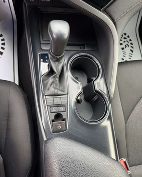 Toyota Camry IX Sedan 2.5 Hybrid Dynamic Force 218KM 2020 Toyota Camry Salon Polska, Serwis ASO, Gwarancja 2.5 Hybryda 218KM, zdjęcie 17