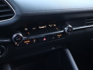 Mazda 3 IV Hatchback 2.0 Skyactiv-X 180KM 2019 Mazda 3 2.0 Skyactiv-X, Salon Polska, zdjęcie 15
