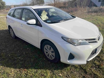 Toyota Auris II Touring Sports 1.3 Dual VVT-i 100 99KM 2014 TOYOTA AURIS (_E18_) 1.3 (NRE180_) 99 KM, zdjęcie 1