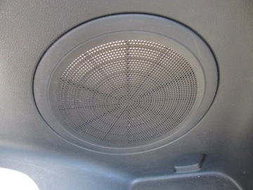 Kia SPORTAGE III Обшивка багажника правая.