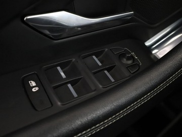 Jaguar E-Pace SUV 2.0 i4D 180KM 2017 Jaguar E-Pace 4x4 automat skóra full LED navi, zdjęcie 35