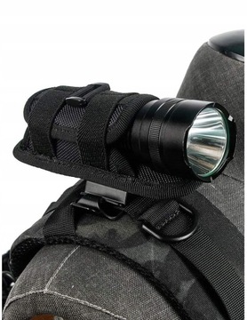 ВРАЩАЮЩИЙСЯ РЕМЕНЬ ТАКТИЧЕСКОГО РЮКЗАКА ДЛЯ ФОНАРИЦА