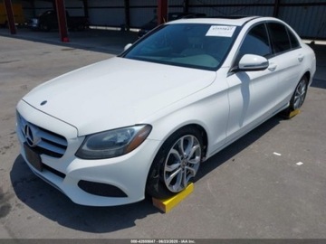 Mercedes Klasa C W205 2018 Mercedes-Benz Klasa C C 300 2.0 Benzyna 241KM, zdjęcie 2