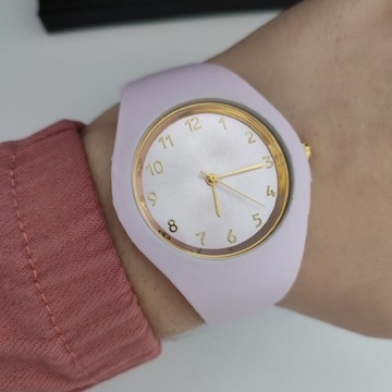 Zegarek damski analogowy liliowy miękki silikonowy pasek cyfry klasyczny