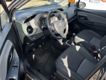 Toyota Yaris III Hatchback 5d Facelifting 2017 1.5 Dual VVT-iE 111KM 2020 Toyota Yaris 1.5 Premium III (2011-2019) 1.5 Premi, zdjęcie 13