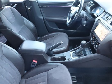 Skoda Octavia III Scout 2.0 TDI 184KM 2017 Skoda Octavia 2.0 TDI, 181 KM, 4X4, DSG, Skóra, zdjęcie 8