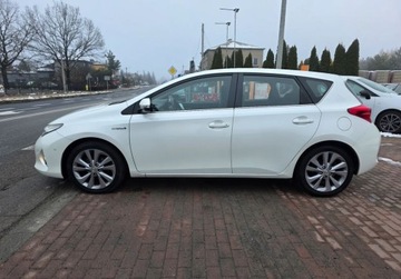 Toyota Auris II 2013 Toyota Auris Niski przbiegladna i zadbana prosto z Niemiec 1.8 Hybryda, zdjęcie 7