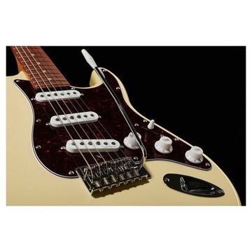 Электрогитара Harley Benton ST-62 VW Vintage Series с тремоло CREAM