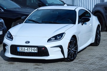 Toyota GR86 2.4 Boxer 234KM 2023 Toyota GR86 8000 km 2,4 aut Biała PERŁA ACC Keyles Full-Led Kamera IDEALNA, zdjęcie 2