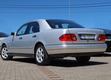 Mercedes Klasa E W210 1998 Mercedes E240 V6 aut Elegance 160000km Skóra Hak Grzane fotele 2xParktronik, zdjęcie 7
